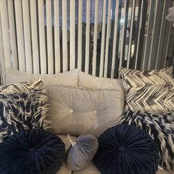 Decorative Pillows 