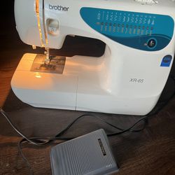Brother sewing Machine Xr-65t In Box Great Condition 