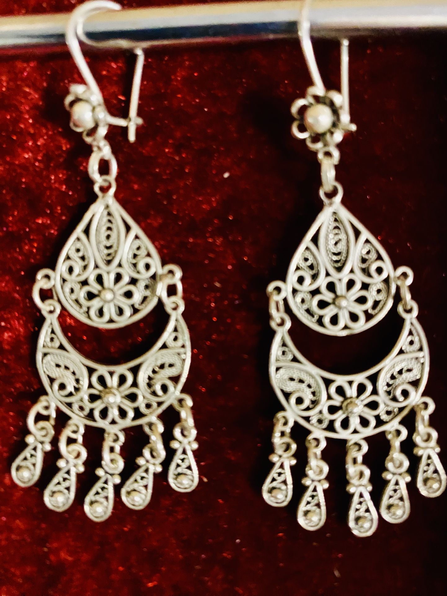 Pair Of Vintage Sterling Silver Dangle Ear Rings Gift Box Included