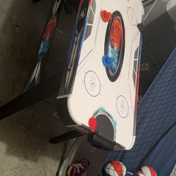 Air Hockey Table