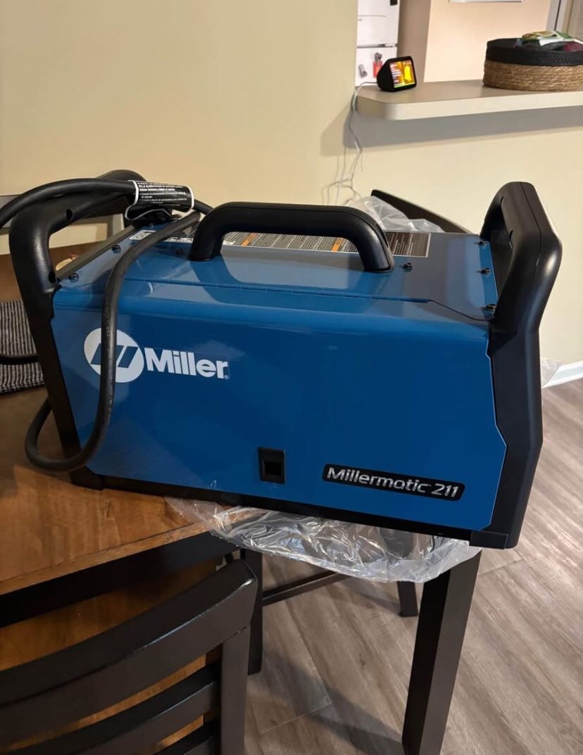 Miller Millermatic 211 Welder