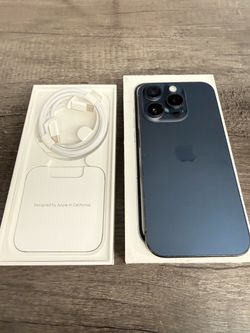 iPhone 15 pro max 256gb unlocked for any carriers ( Liberado)