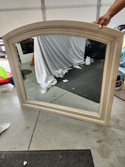 Robbinsdale Bedroom Mirror