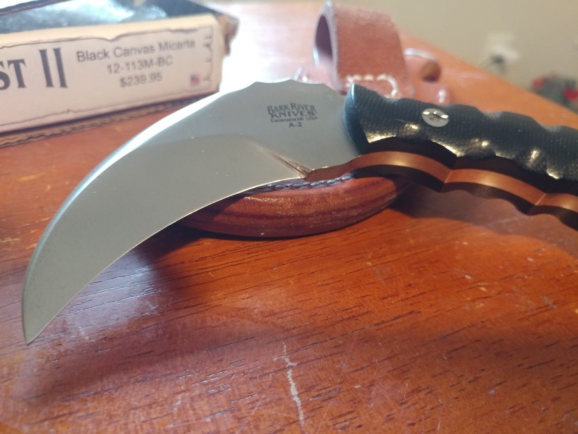 Spyderco paramilitary 2 s110v Steel and Bark River Ghost II Karambit