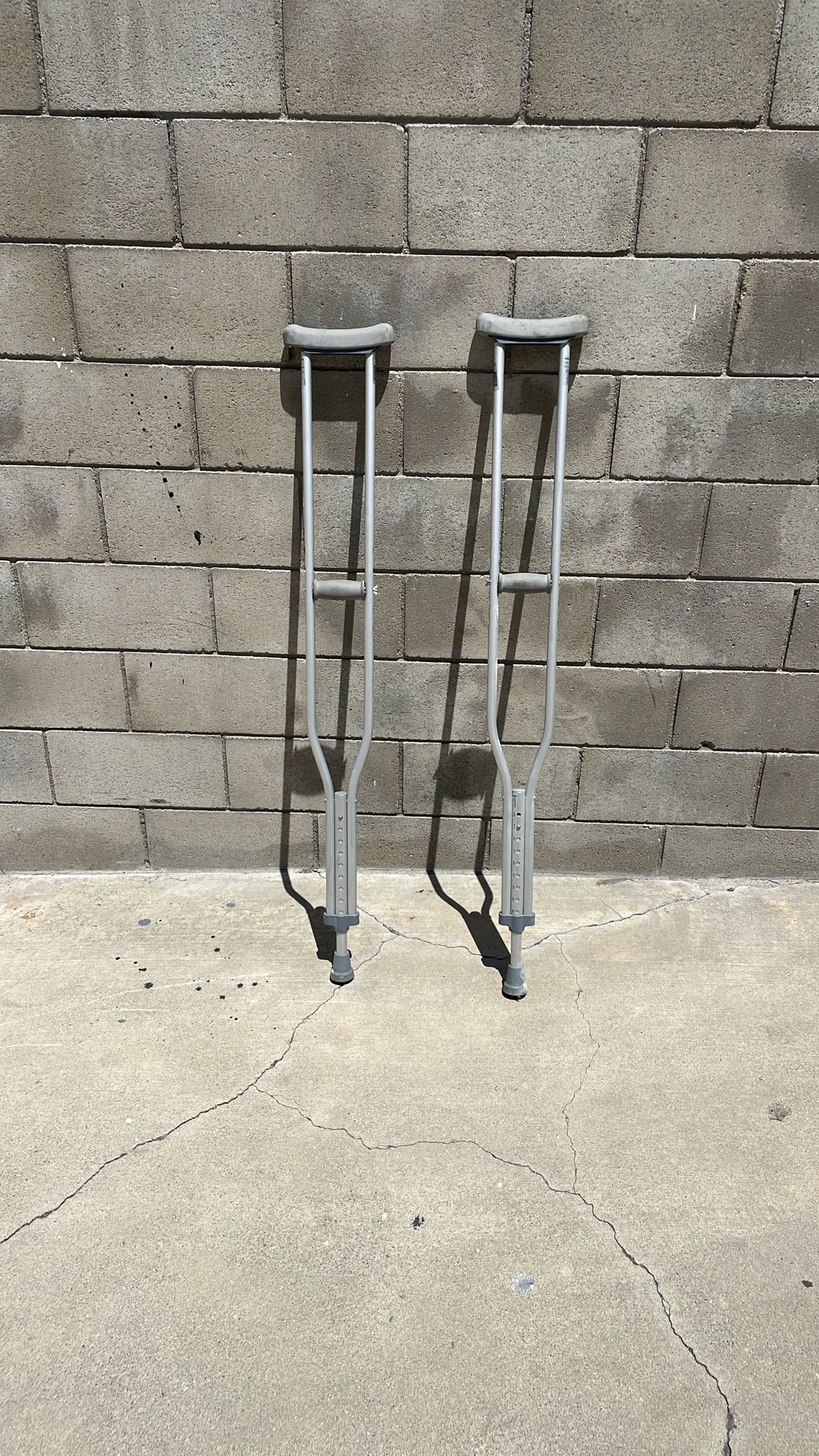 Crutches (aluminum)