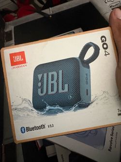JBL go 4 and headphones
