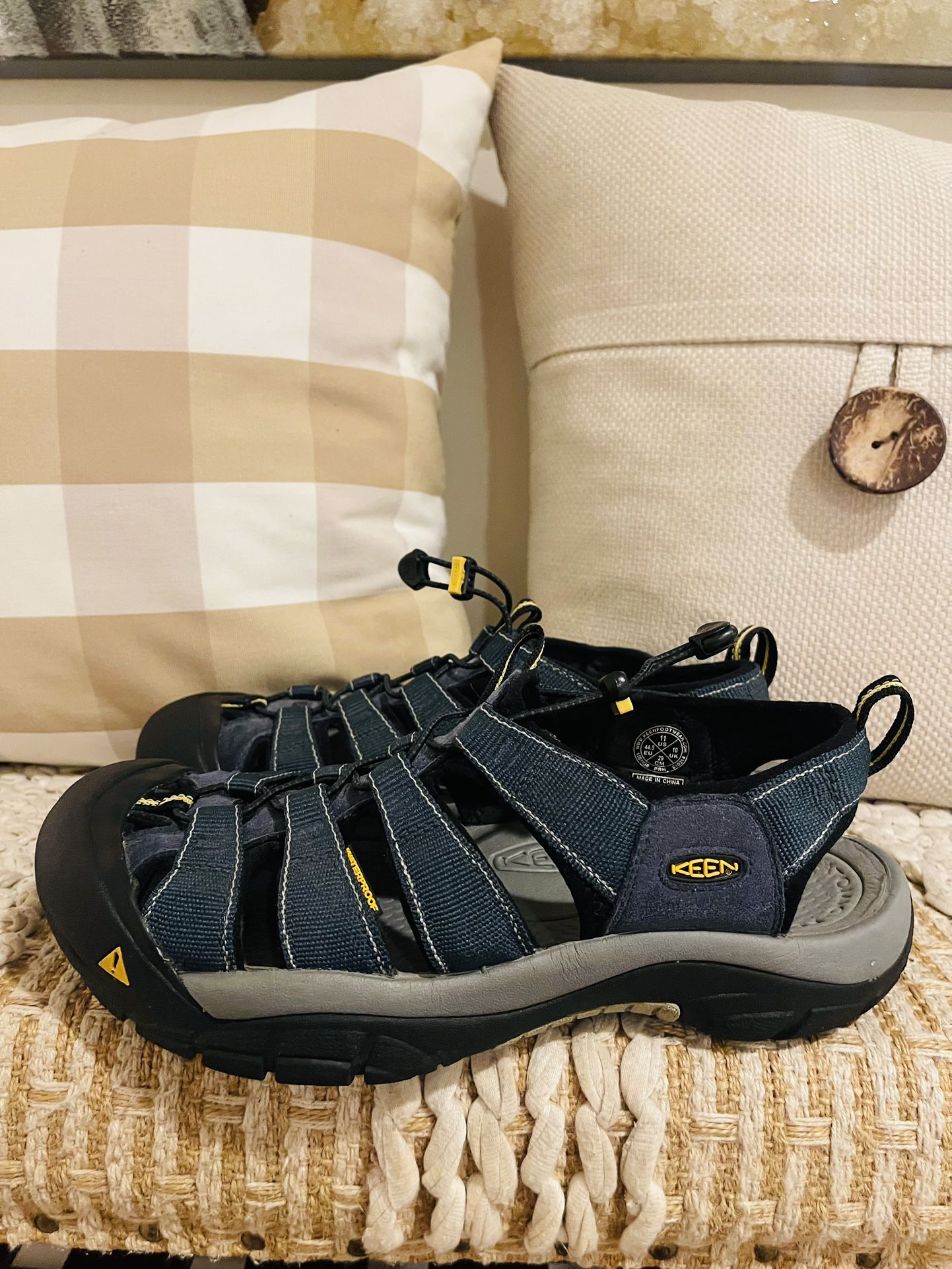 Men’s Keen Newport H2 Water Sandals Hiking Trail Closed Toe Waterproof Blue Size 11