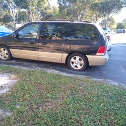 2004 Ford Freestar Limited 