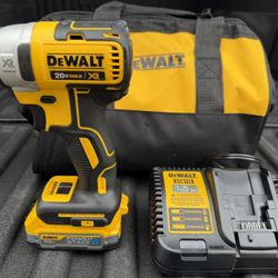 DeWALT 20V XR Impact Driver + PowerStack Battery + Charger + Bag