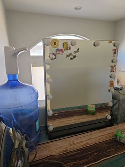 Vanity mirror