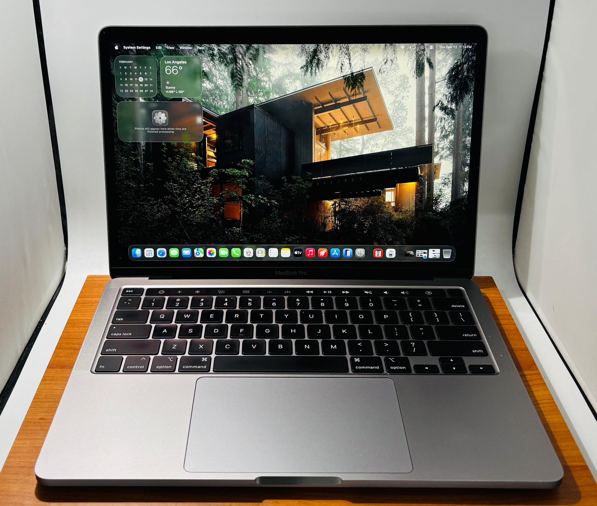Apple MacBook Pro 13” 2020 TouchBar Core i7 16GB 512GB Fully Functional