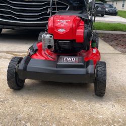Craftsman. Self Propelled Lawnmower Like New