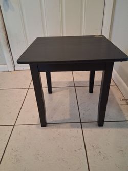 Accent Side Table 17" tall