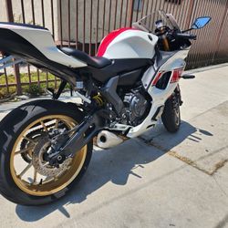 2022 Yamaha R7