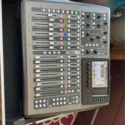 Mixer Behringer-x32 Compact and snake digital Midas S16 brand new used just 2 times