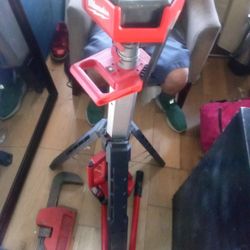 Milwaukee M18 Dual Power Rocket Light Tower 
