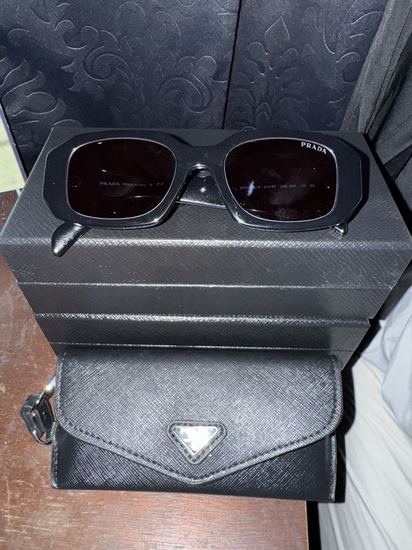 Prada Shades SPR17W