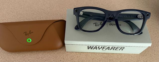 Ray-Ban Meta Wayfarer (Gen 2) Large Shiny Cosmic Blue Transitions® Sapphire Lenses