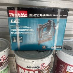 Makita Brad Nailer [New][Nueva]