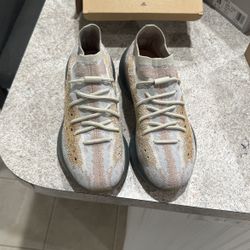 Yeezy Boost 380 Pepper Size 10 New (weared Once)