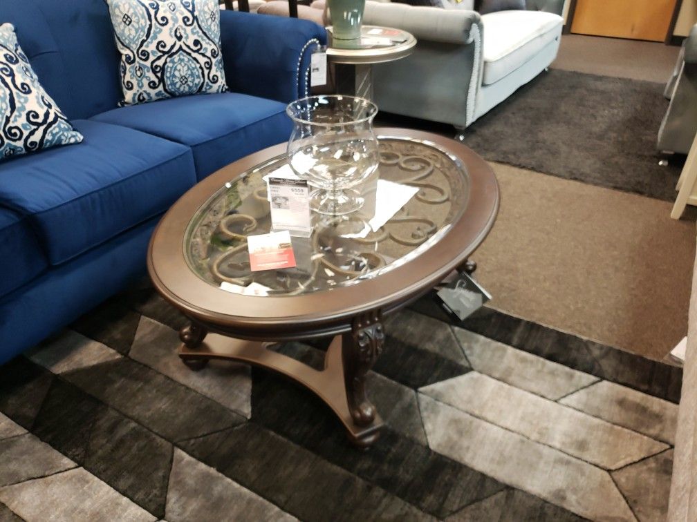 Old Fashioned Oval Glass Top Coffee Table 