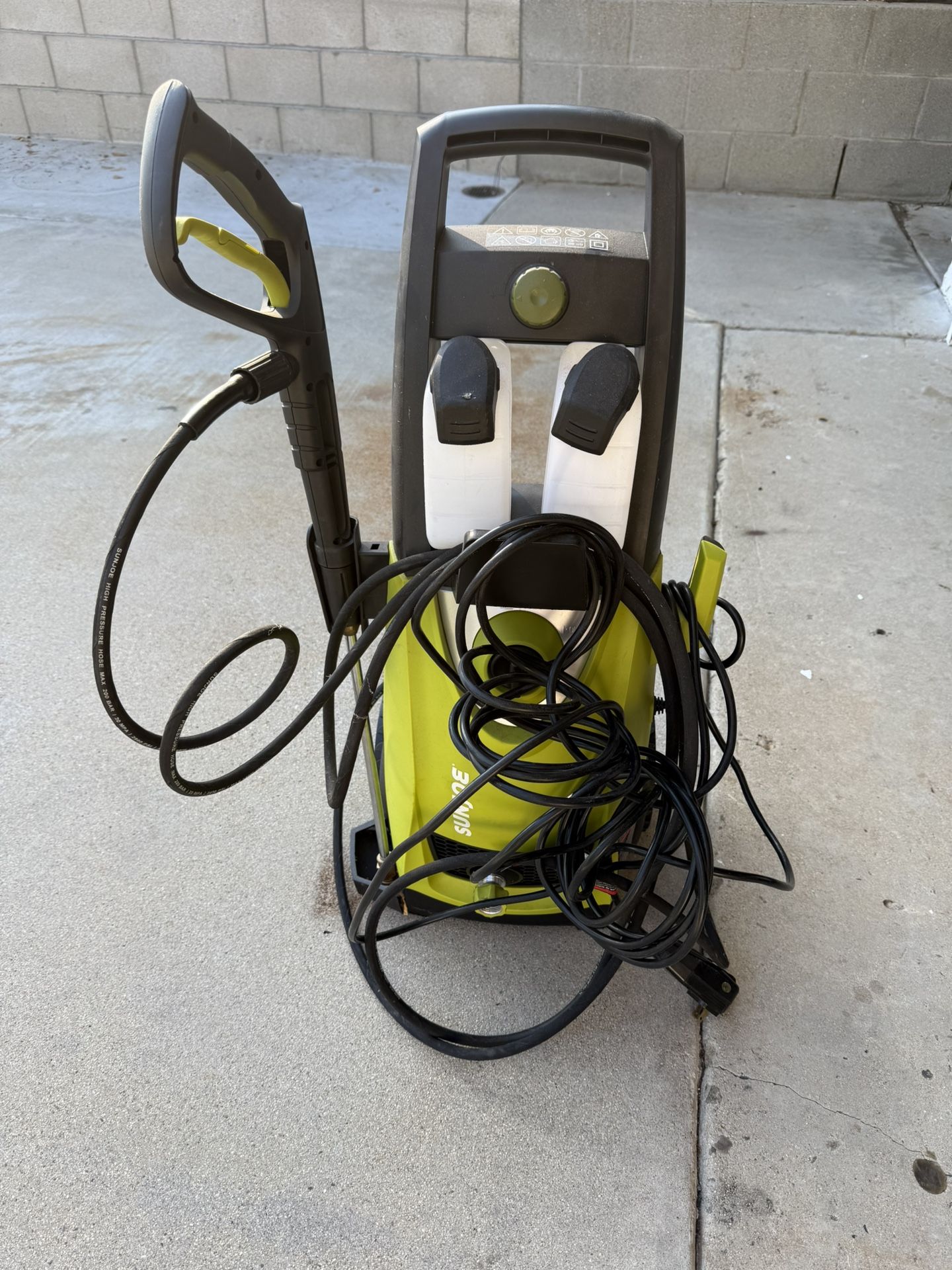 Sunjoe Pressure Washer 