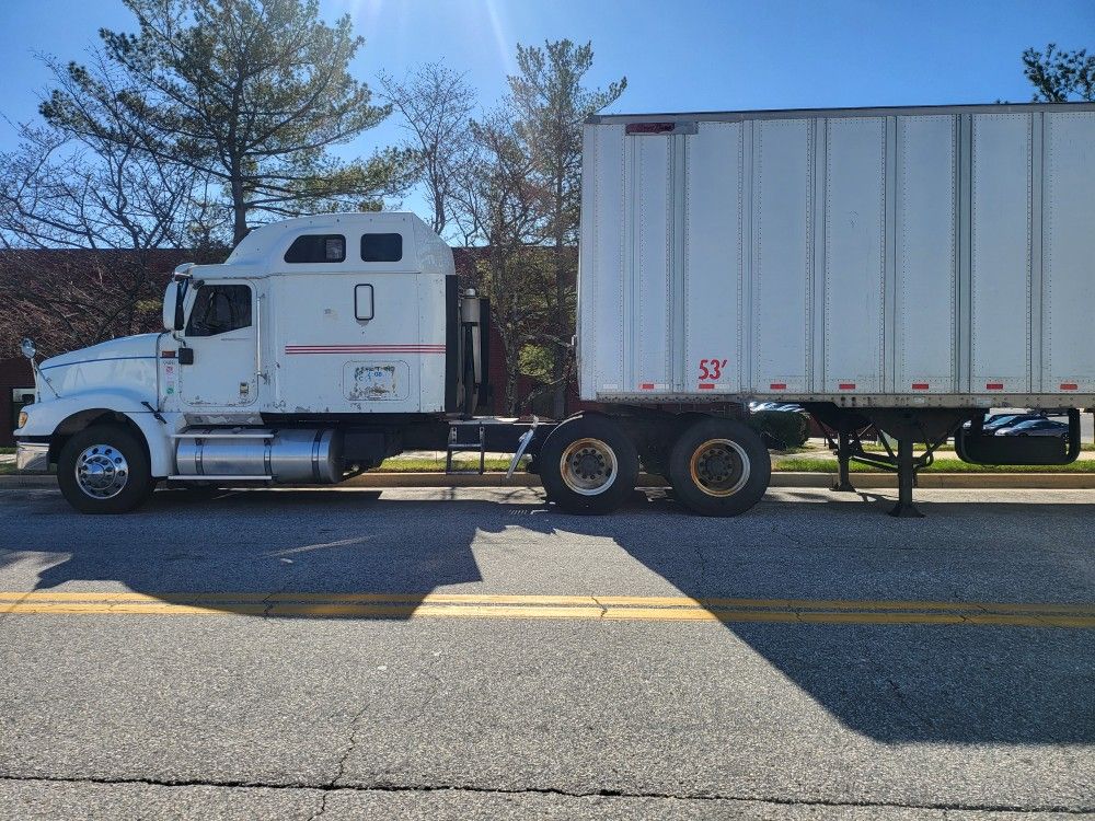 2005 Volvo VNM Tractor