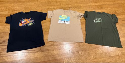 (3) Boys Nike  tshirts size Large youth