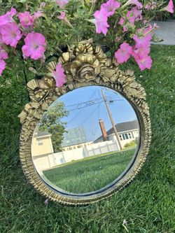 Gilded Ornate Round Mirror (24”)