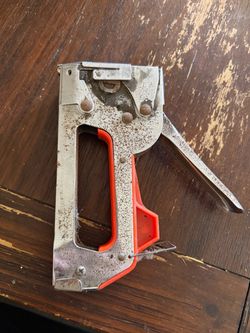 Staple Gun