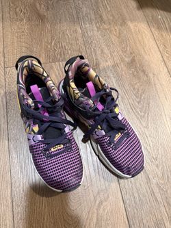 Nike LeBron Witness 7 SE GS 'Lakers Graffiti'