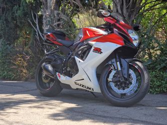 2022 Suzuki GSX-R600 low miles