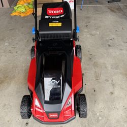 Toro 21” Stripe 60v Lawn mower (needs battery)