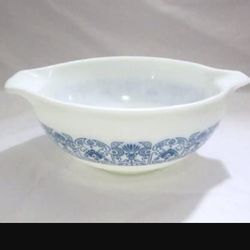 Vintage 1970s Pyrex" Blue Horizon" 2 1/2 Quart Cinderella Mixing Nesting Batter Bowl # 443