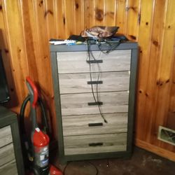 2piece Dresser Set With Mirror 