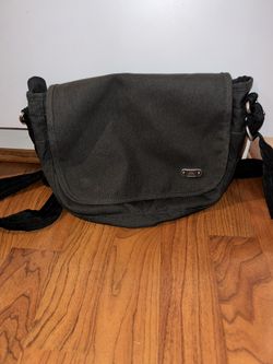 R.e.i. Women’s Magnet Catch Crossbody