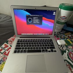 MacBook Air (13-Inch , Early 2014)