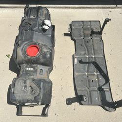 Fuel Tank/Skid Plate From 2018 Ford Super Duty Diesel