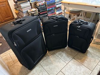 Luggage with wheels set of 3 : large / medium / small