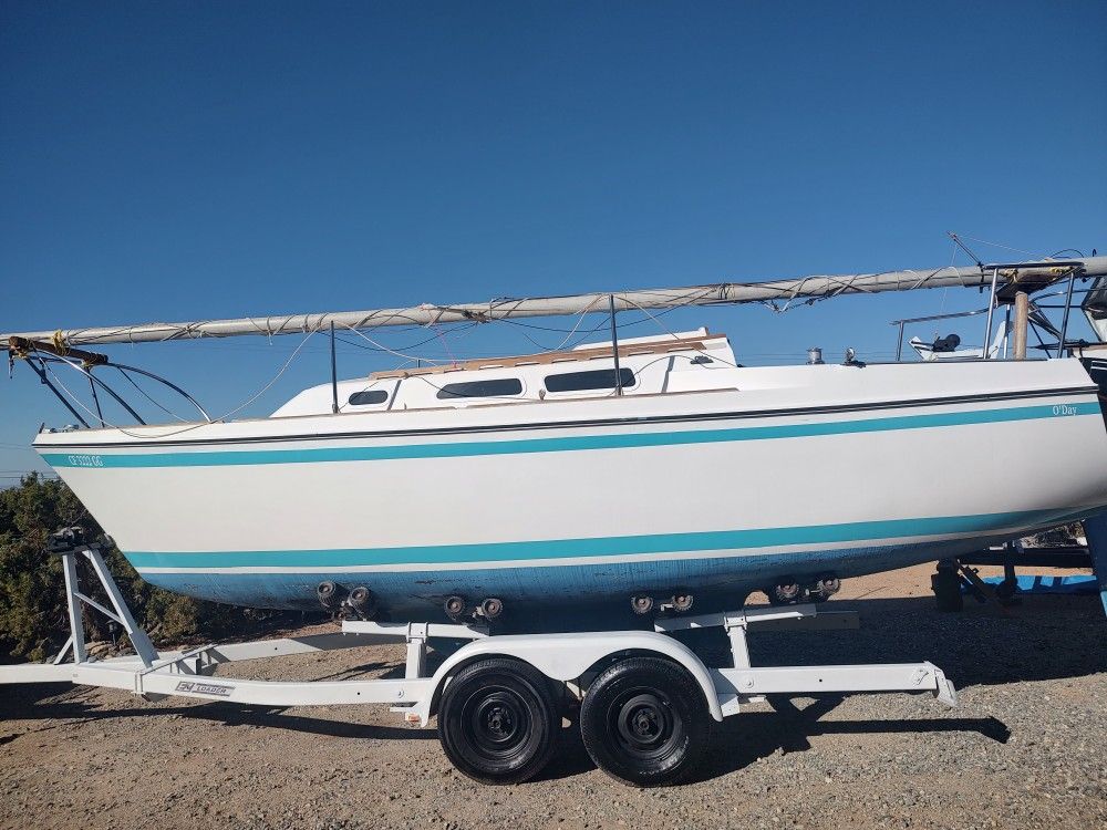 O'Day 25'sailboat With Roller Bunk Trailer
