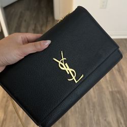 YSL BAG Kate medium in grain de poudre shoulder bag