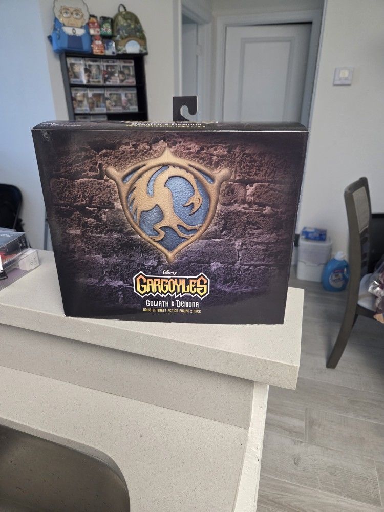 NECA Gargoyles 2 Pack *Damaged*