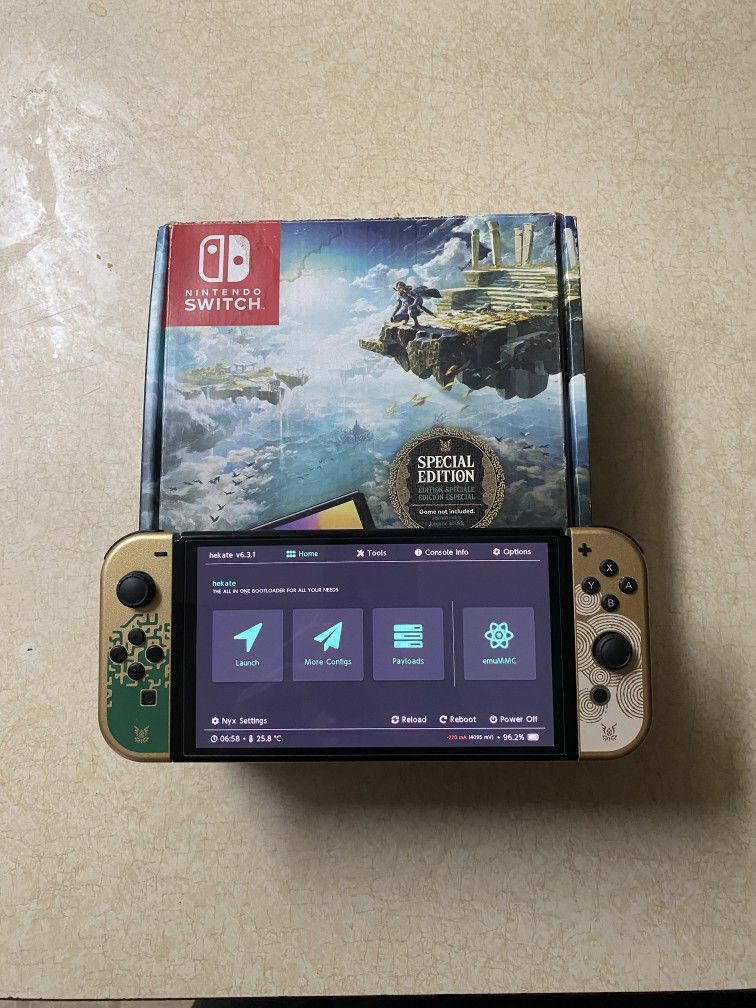 SWITCH OLED with 512GB and 100 SWITCH GAMES