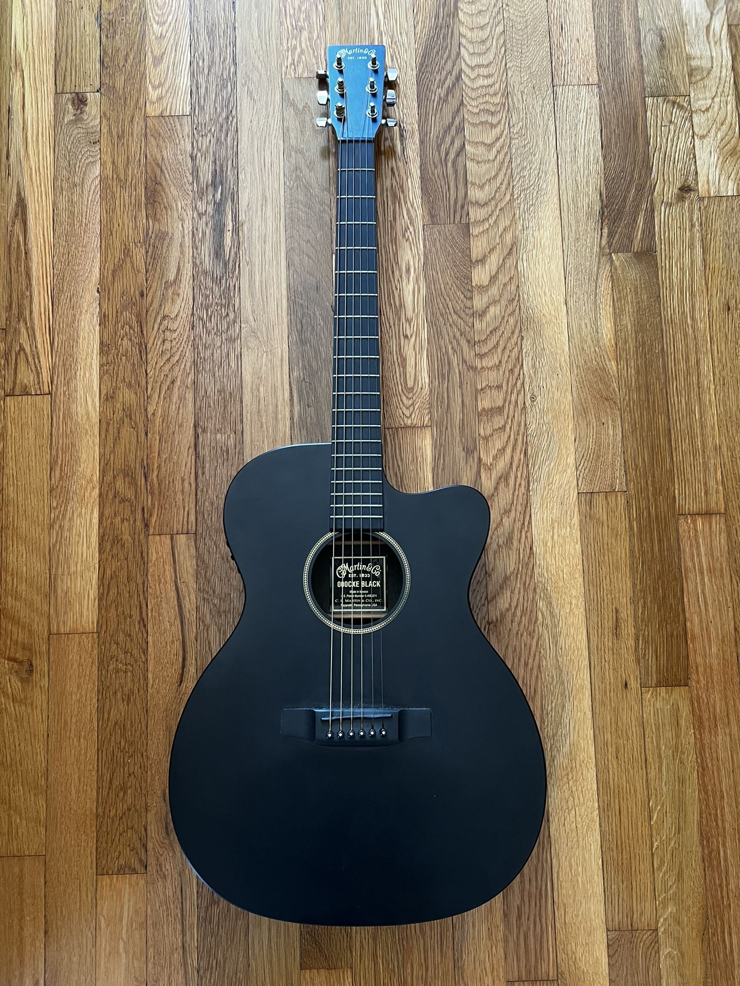 Martin & Co Electric Acoustic Guitar + Hard Shell Case