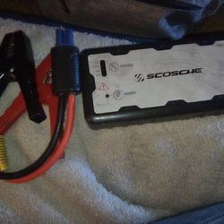 Portable Jump Starter - Scosche PowerUp 700
