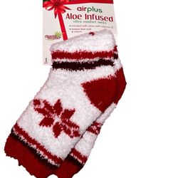 NEW ON WITH TAGS Airplus Holiday Aloe Infused Spa Crew Socks, White/Ribbon Red