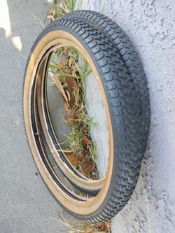 Vintage 80s  super rare Raleigh Snakebelly tires
