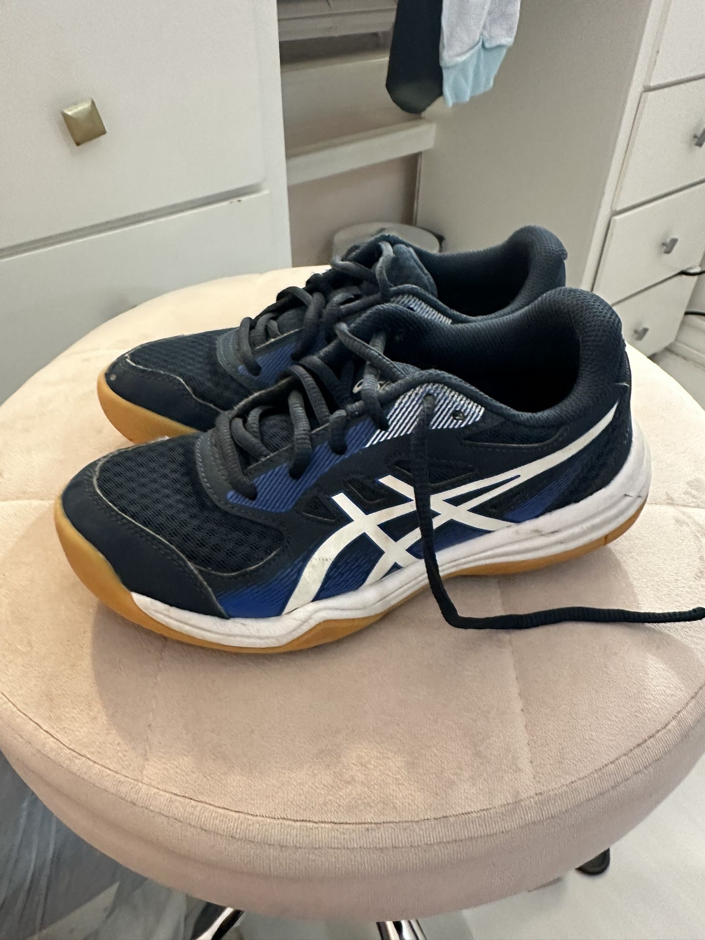 Girls Volleyball Shoes Size 2