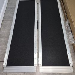 4FT Wheelchair Ramp, Non-Slip Portable Aluminum Ramp for Disabled Single-Fold