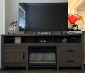 Tv console